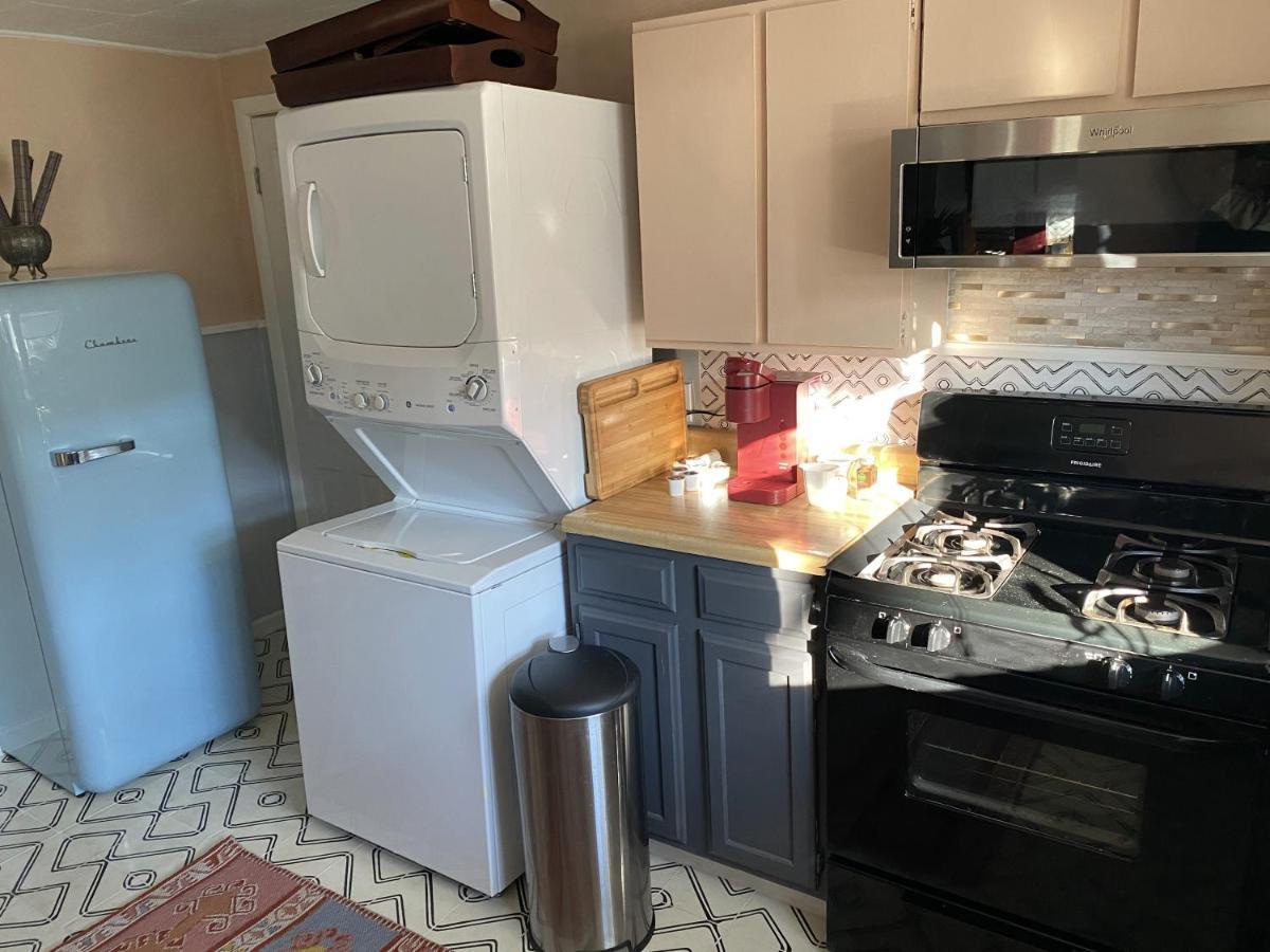 Boho-Chic Travel Pad - Unit 2 Apartment Блумингтън Екстериор снимка