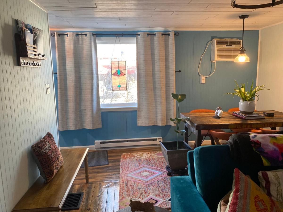 Boho-Chic Travel Pad - Unit 2 Apartment Блумингтън Екстериор снимка