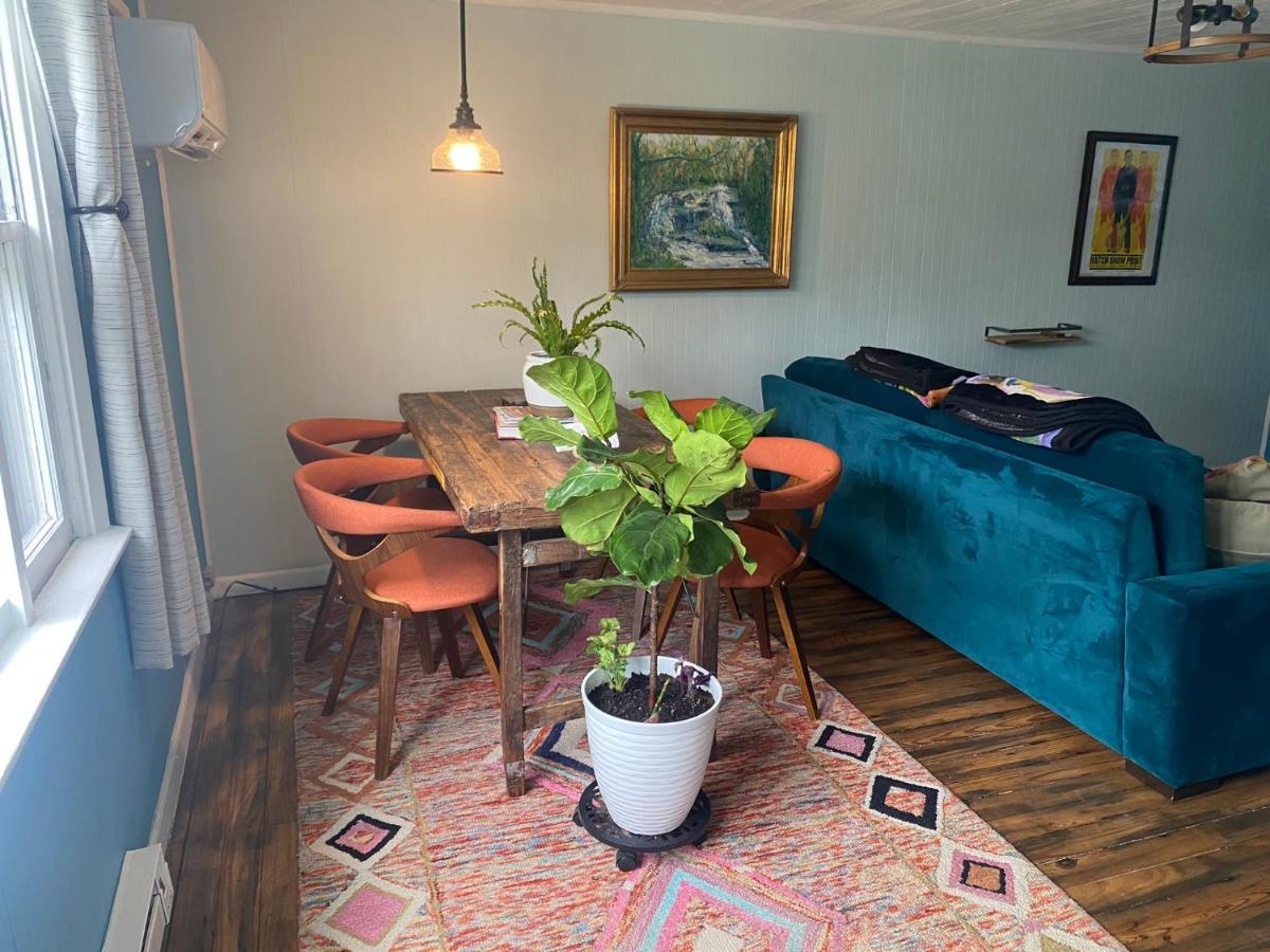 Boho-Chic Travel Pad - Unit 2 Apartment Блумингтън Екстериор снимка